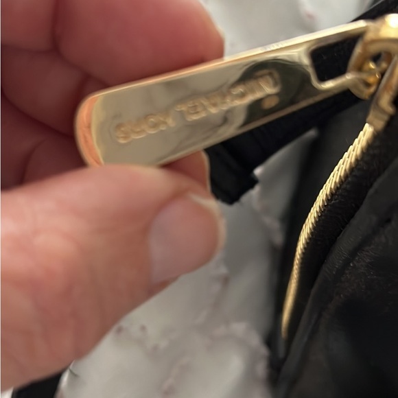 Michael kors purse - Picture 4 of 6